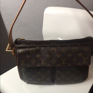 Tonight’s Price 💯 Auth Louis Vuitton Viva Cite